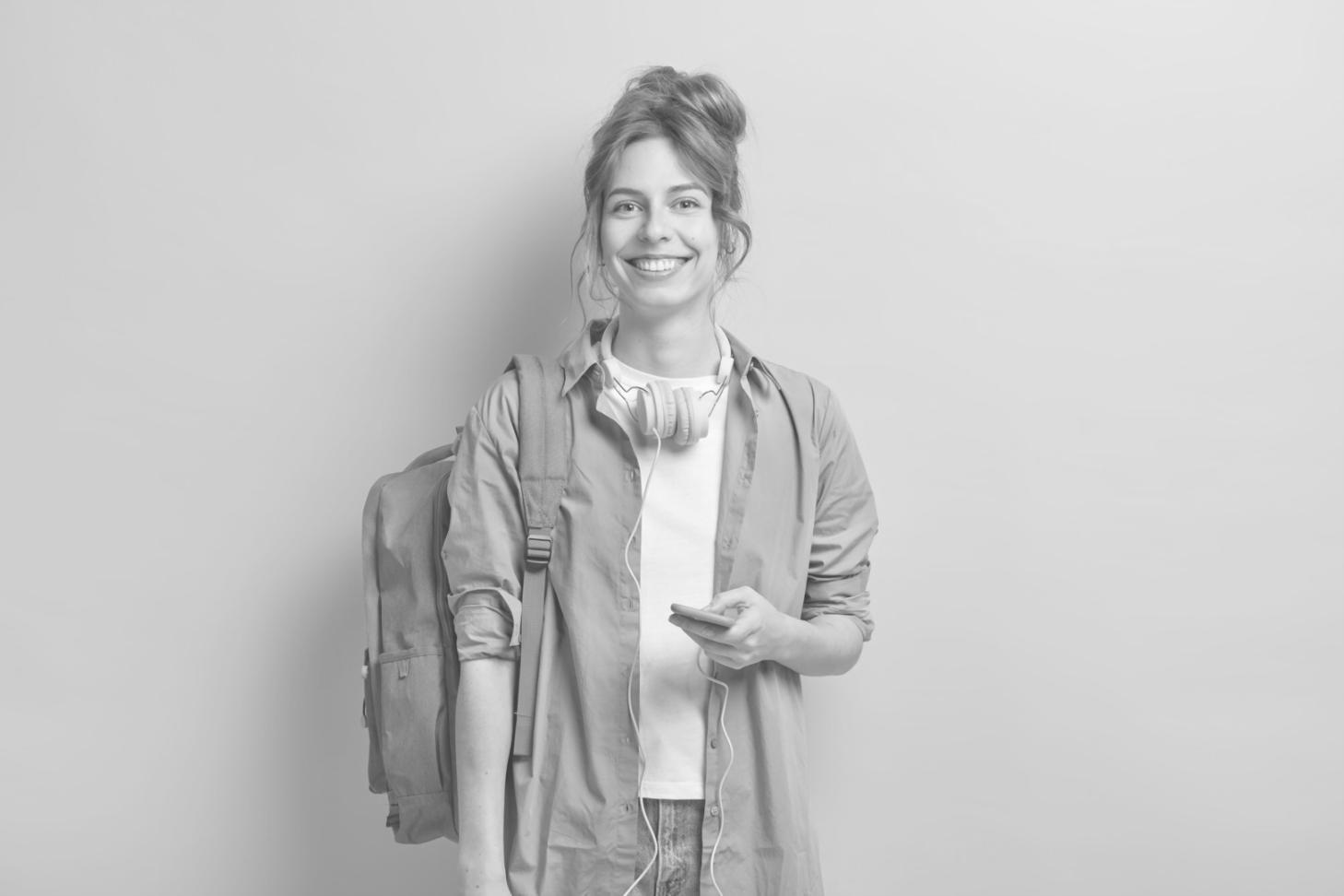 Команда финансовых консультантов за работой над стратегией клиента